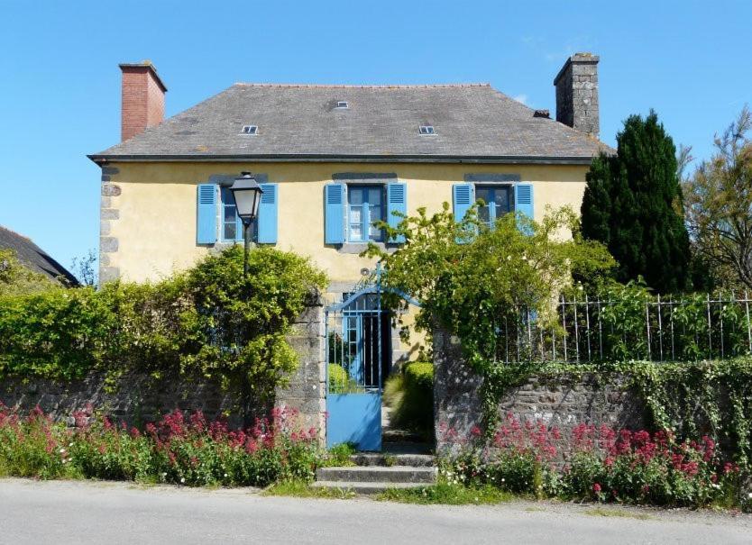 Le Clos Des Anges Dingé Exteriör bild