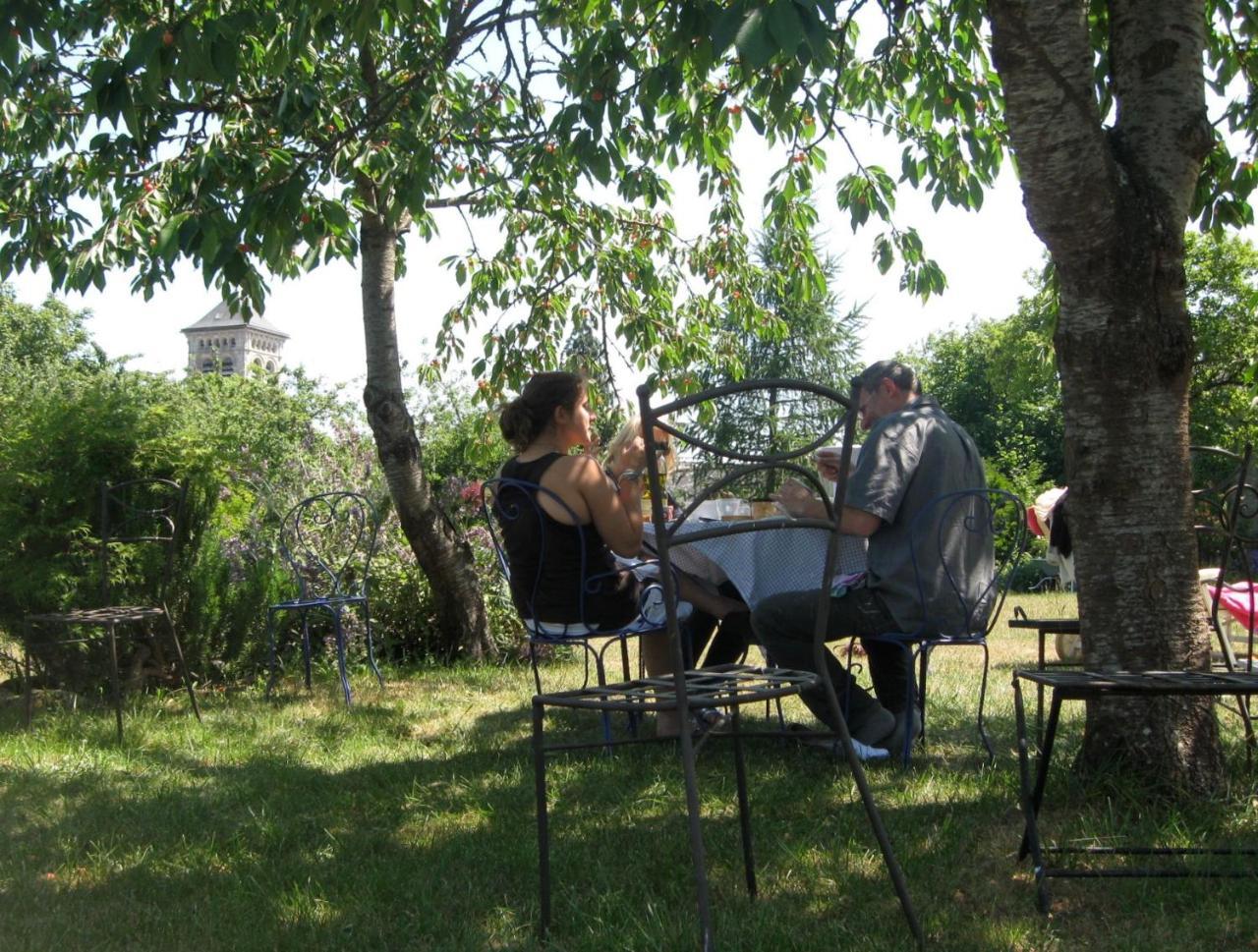 Le Clos Des Anges Dingé Exteriör bild